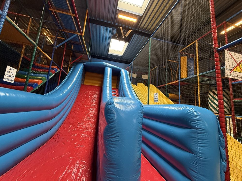 Opblaasbare glijbaan indoor speeltuin Binnenpret