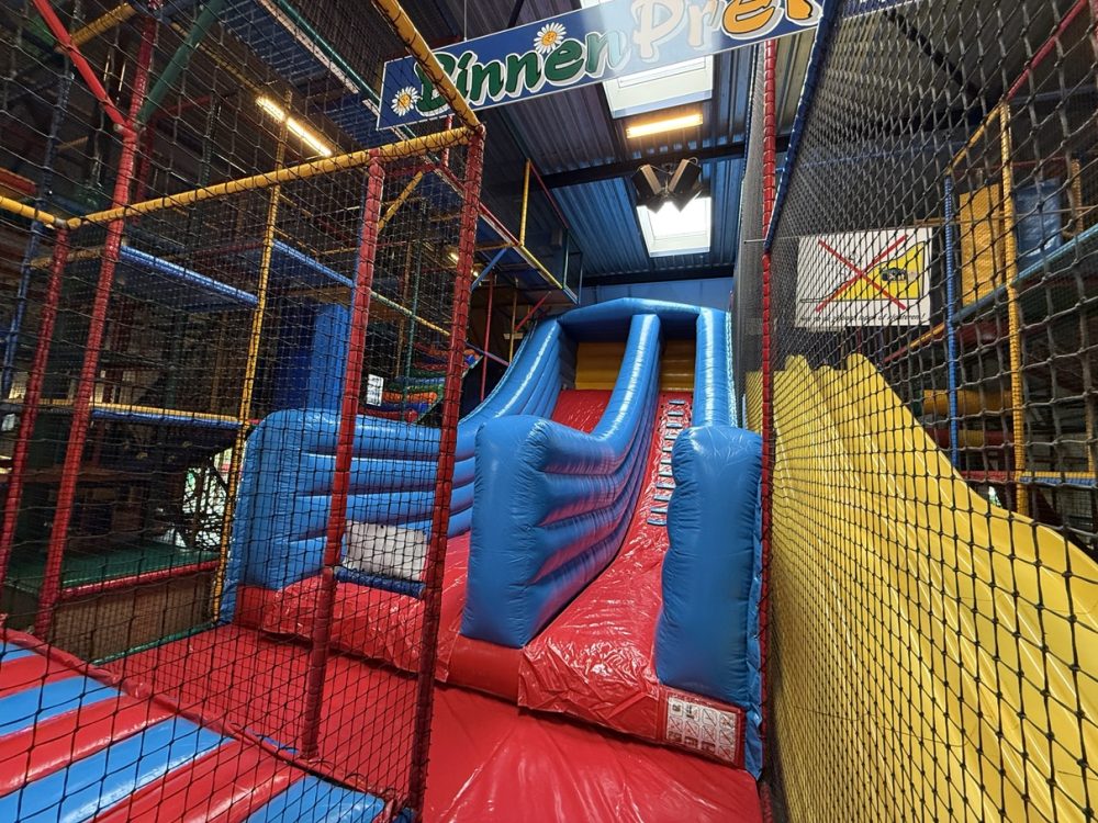 Springkussen glijbaan indoor speeltuin Binnenpret II