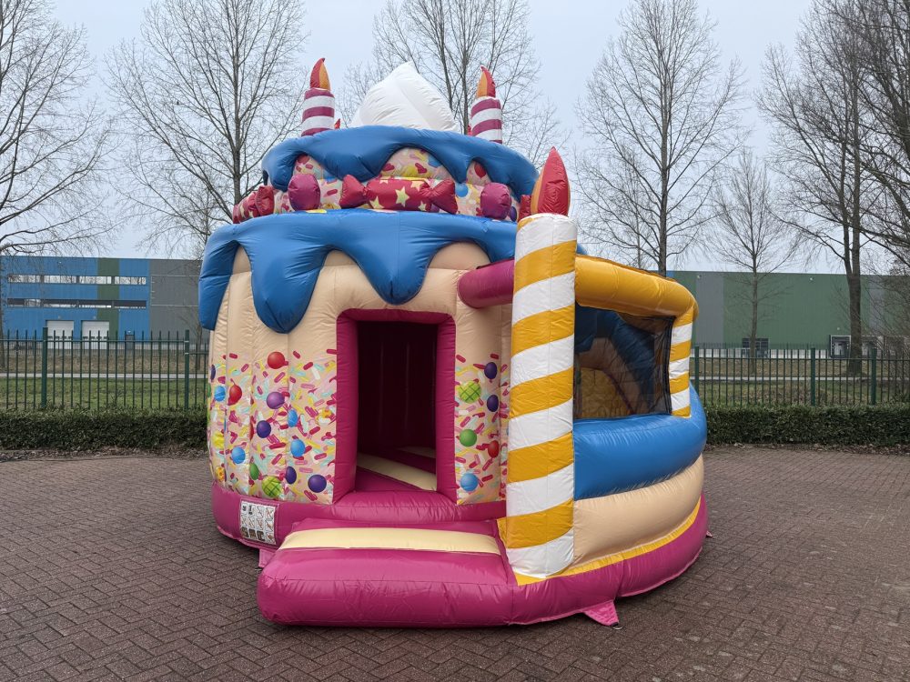 Springkussen Taart met glijbaan kopen