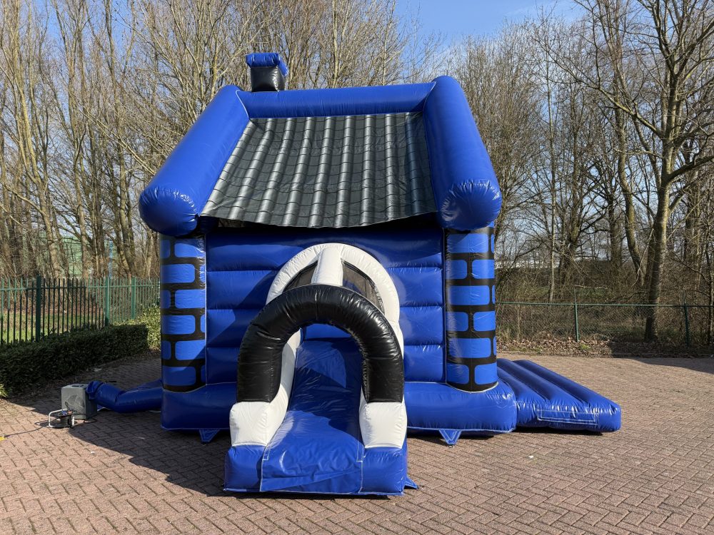 Springkussen Huisje met Glijbaan – De Noor