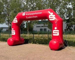 Opblaasbare boog op maat Kreissparkasse Euskirchen
