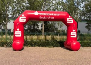 Opblaasbare boog op maat Kreissparkasse Euskirchen II