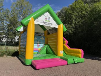 Huisje met glijbaan Kinderopvang Elsendorp